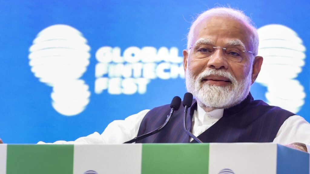 PM Modi Visits Singapore, Plays Drum: Indian-Origin Woman Ties Rakhi; Previously Spoke Against Expansionism Without Naming China in Brunei