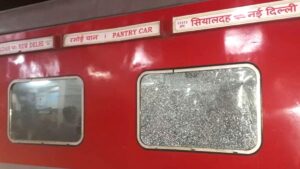 Stone Pelting on Mahabodhi Express Near Prayagraj, Passengers Escape Unharmed