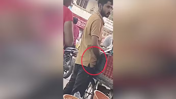 Thane Fruit Seller Arrested After Viral Video Shows Him Urinating in a Bag, Continuing to Sell Without Washing Hands